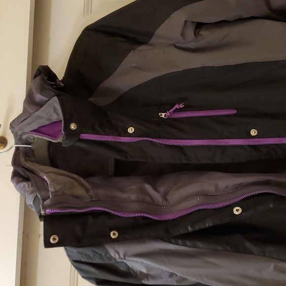 Woman's Snow Jacket - Picture 8 of 15